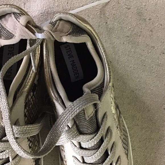 Steve Madden Big girls Snake Print  Bliss Slip On Fashion Sneakers Sz. 5 Gold - Picture 6 of 10